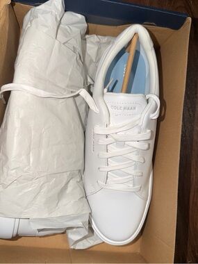 Woman's Sneakers Cole Haan Grand Crosscourt Traveler Sneaker White Size 10
